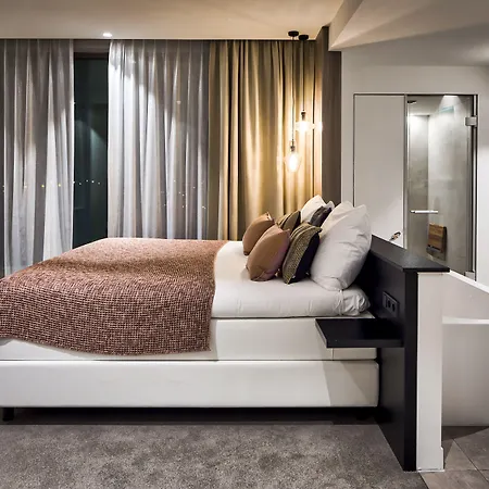 Ξενοδοχείο Der Valk 4*